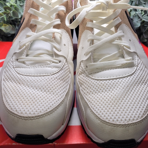 Size 9.5 - Nike Air Max Excee Sail Hemp Stadium Green - Picture 4 of 8